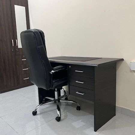 Cozy Private Studio Apartment Near Airport Abou Dabi Extérieur photo