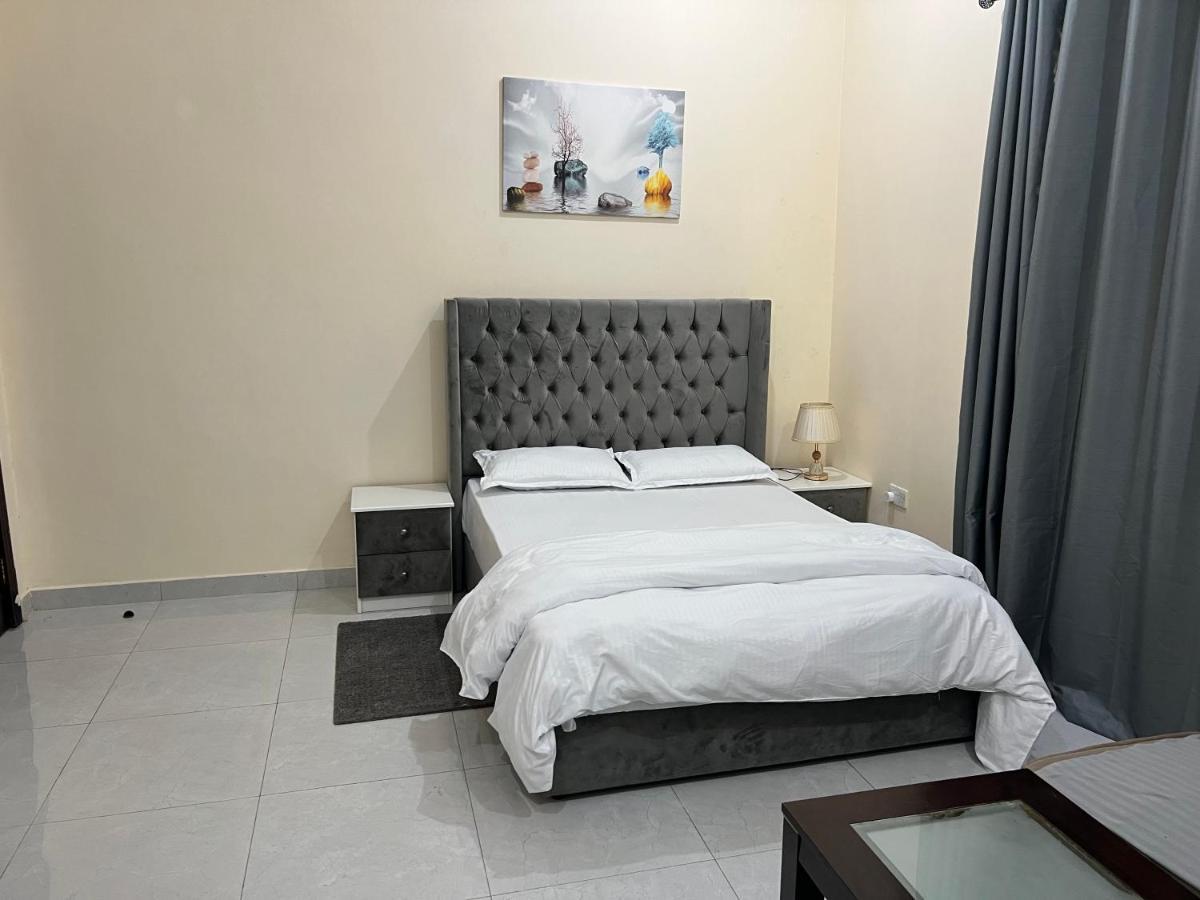 Cozy Private Studio Apartment Near Airport Abou Dabi Extérieur photo